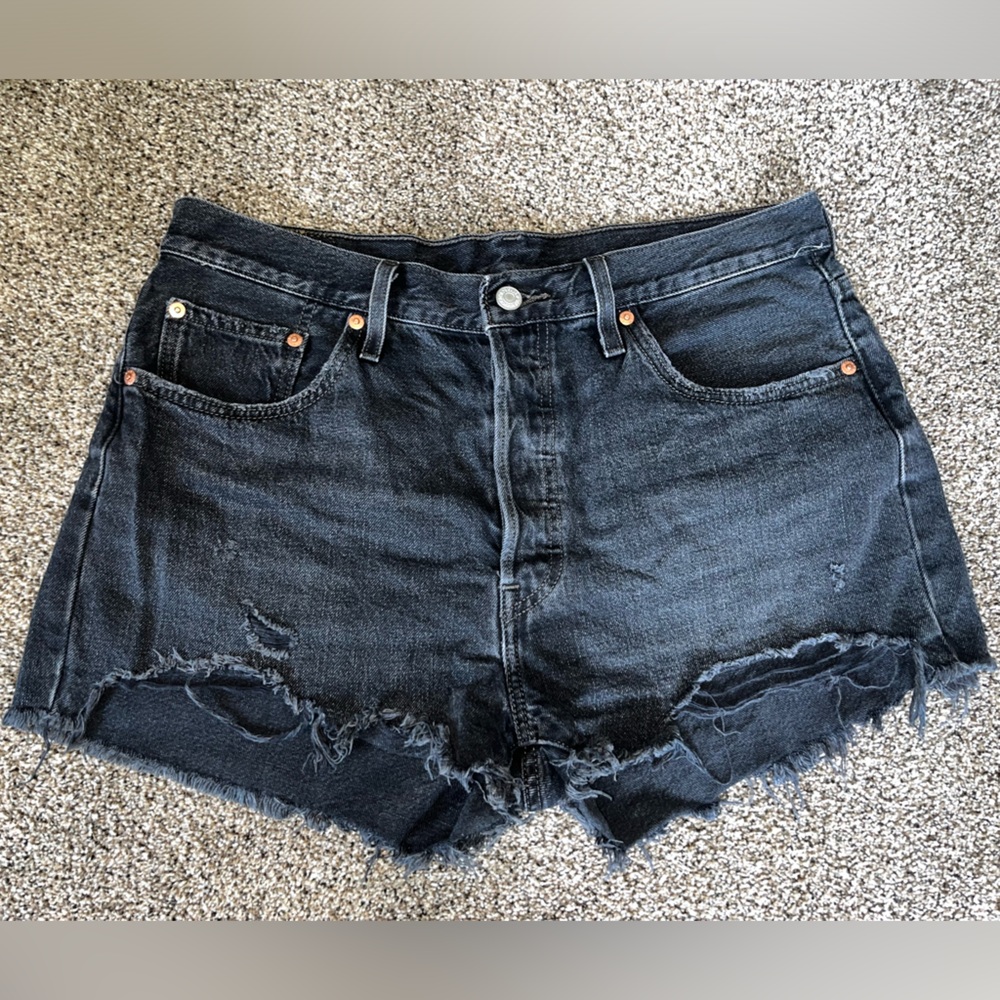 Levi’s 501 washed black denim shorts size 32 distressed